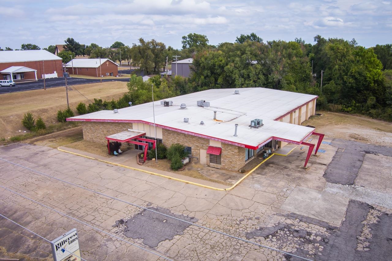 For Sale: 2400 N Summit St, Arkansas City KS